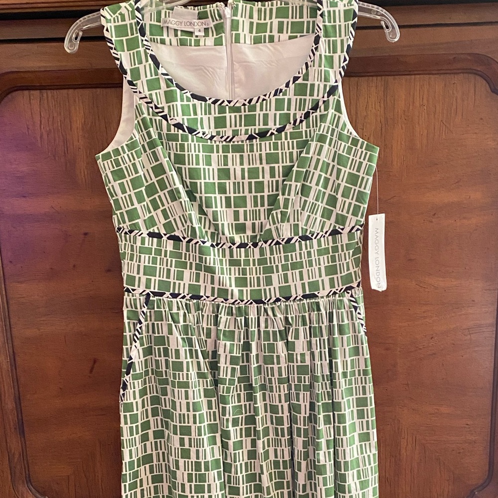 Sleeveless dress